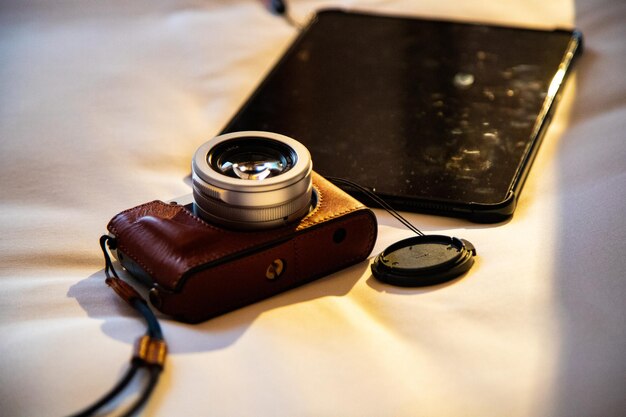 Photo close-up of camera on table