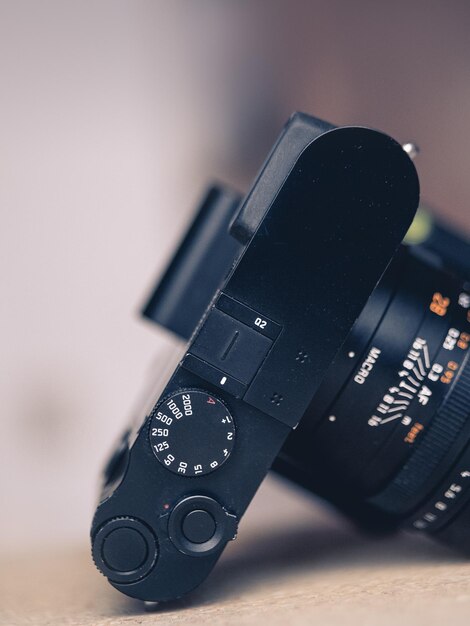 Photo close-up of camera on table