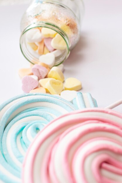 Photo close-up of candies in jar