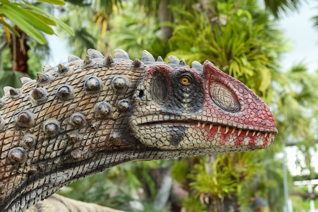 close up the carnivorous dinosaurs statue
