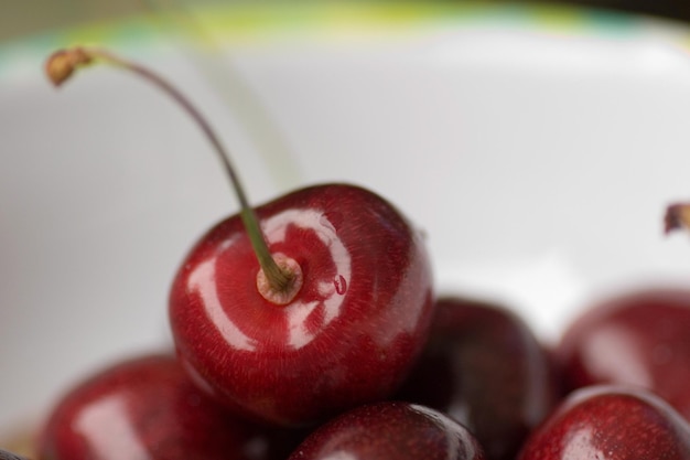 Photo close-up of cherries in bowl