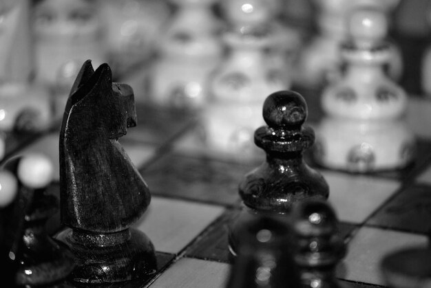 Photo close-up of chess pieces on board