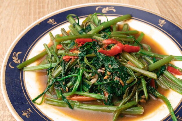 Photo close-up of chopped vegetables in bowl