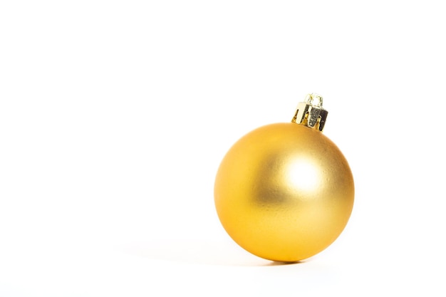 白い背景のクリスマスの装飾のクローズアップ