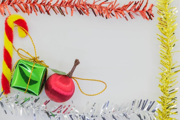 Photo close-up of christmas decoration hanging on tree