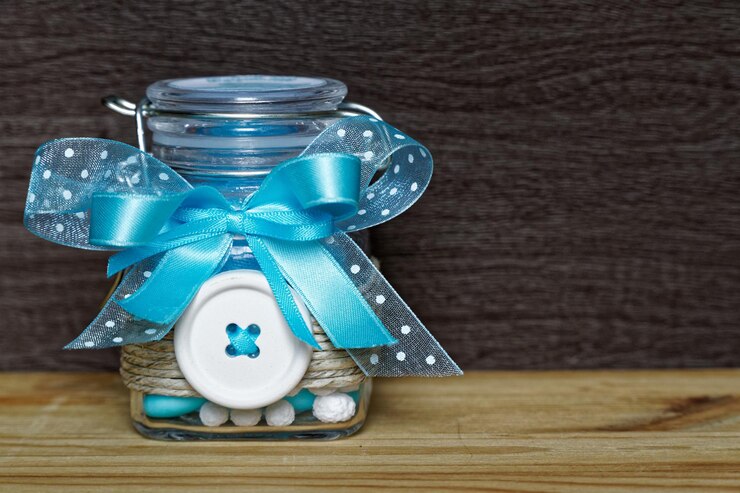 Photo close-up of christmas decoration in jar on table