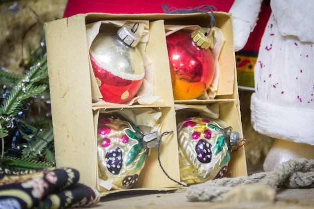 Photo close-up of christmas decorations in box