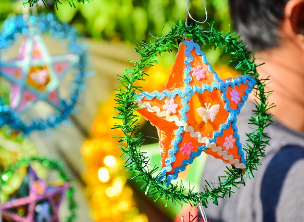 Foto close-up della stella di natale fatta a mano