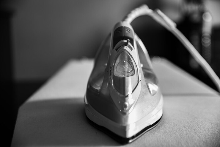 Photo テーブルの上の時計のクローズアップ