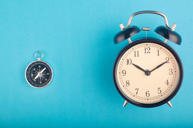 Photo close-up of clock on wall