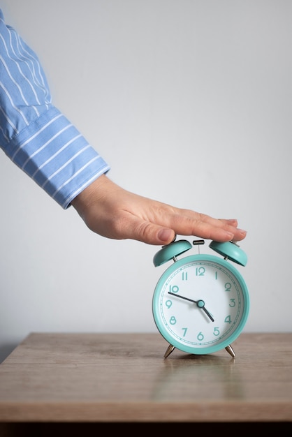 Foto primo piano sull'orologio con il cambio dell'ora