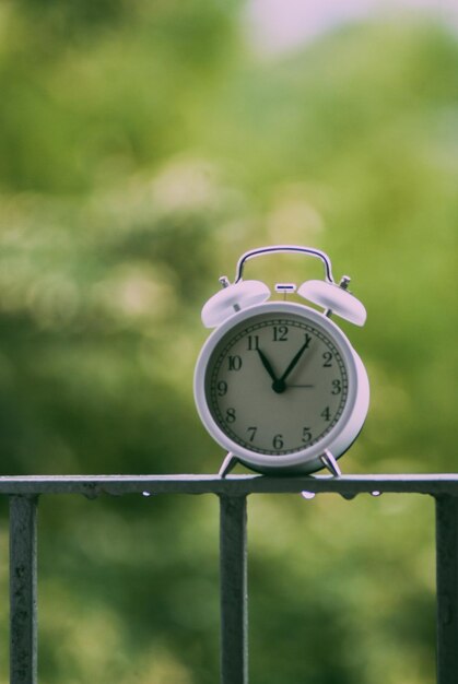 Foto prossimo piano dell'orologio