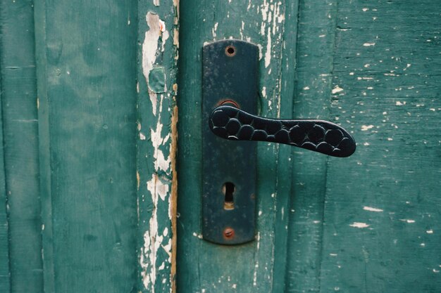 Foto close-up di una porta chiusa