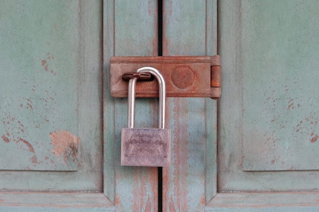 Foto close-up di una porta chiusa