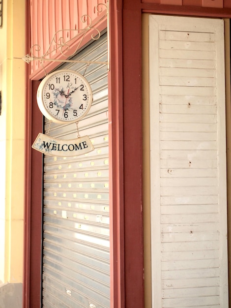 Photo close-up of closed door