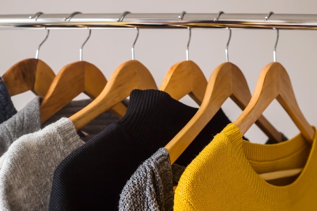 Photo close-up of clothes hanging on rack