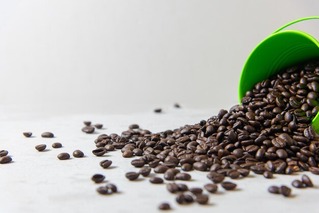 Photo close-up of coffee beans on table