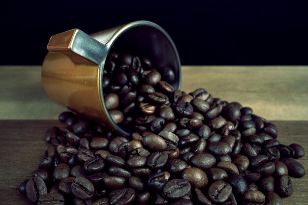 Photo close-up of coffee beans on table