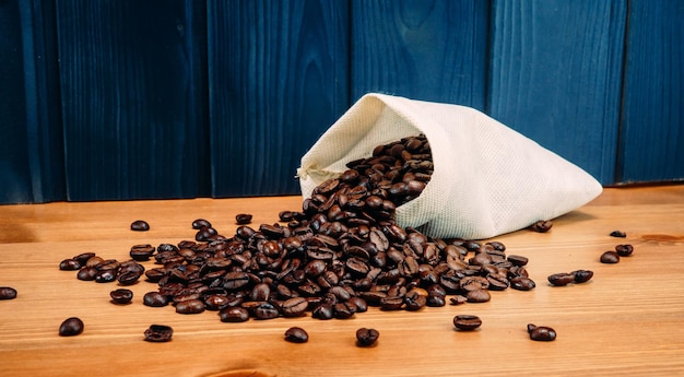 Photo close-up of coffee beans on table