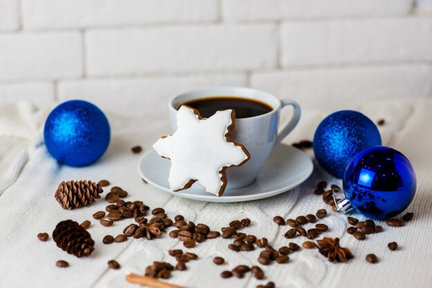 新年のコーヒーカップにクローズアップ