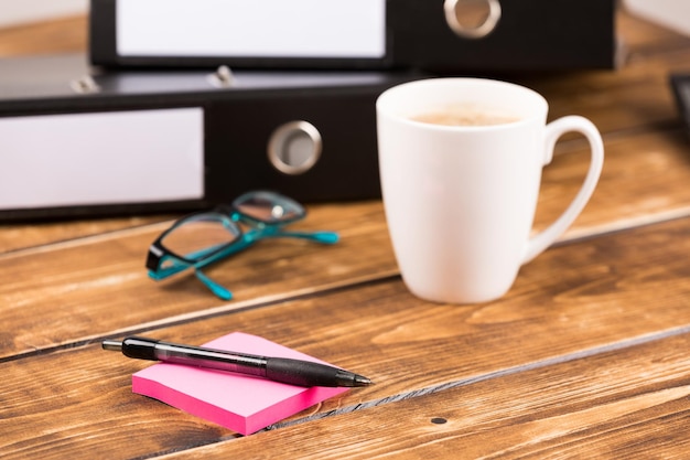 Photo close-up of coffee cup on table