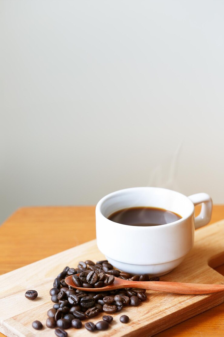 Photo テーブルの上のコーヒーカップのクローズアップ