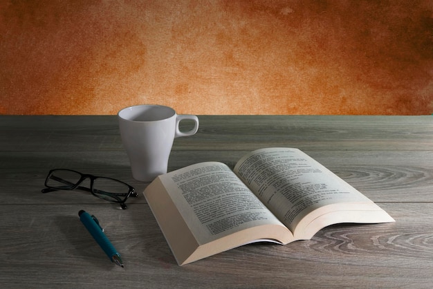 Photo close-up of coffee cup on table