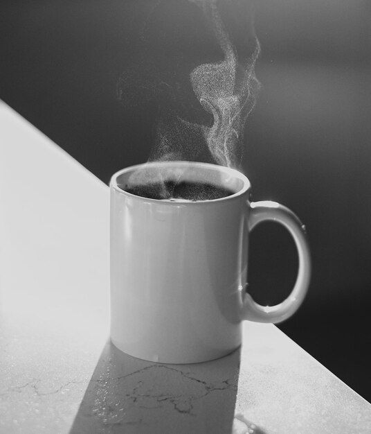 Photo close-up of coffee cup on table