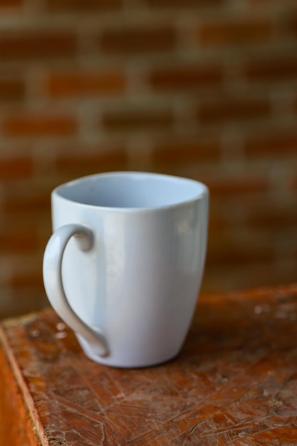 Foto close-up di una tazza di caffè sul tavolo