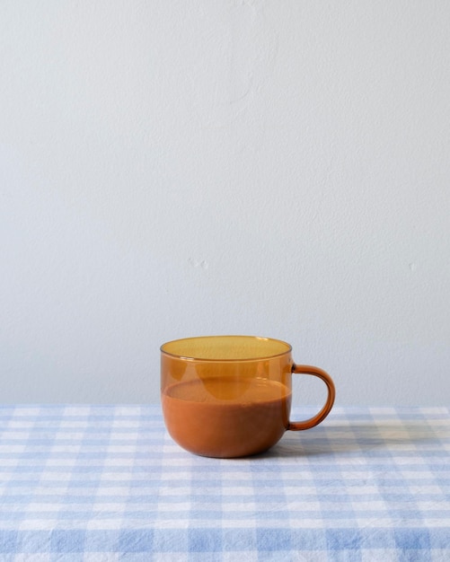 Photo close-up of coffee cup on table