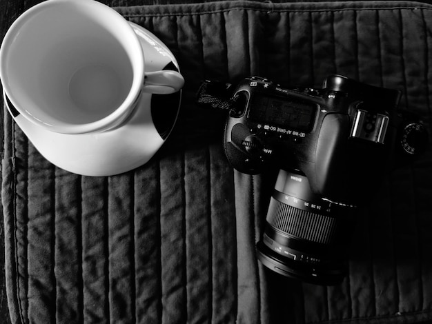 Photo close-up of coffee cup on table