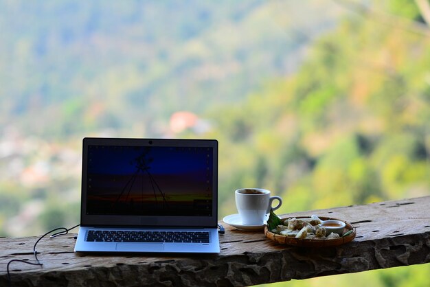 Photo close-up of coffee cup on table