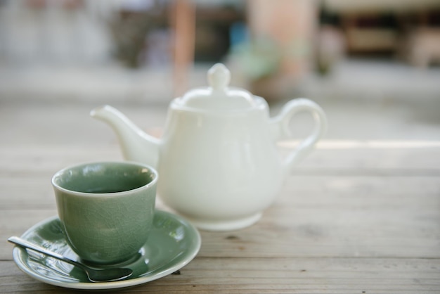 Foto close-up di una tazza di caffè sul tavolo