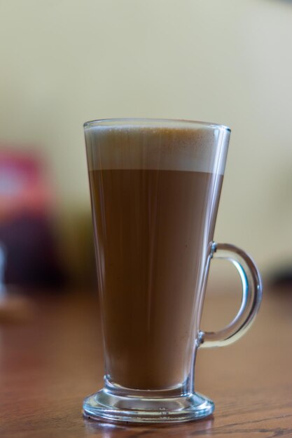 Photo close-up of coffee cup on table