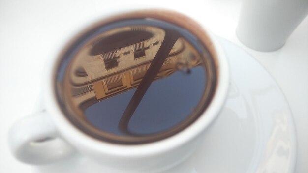 Photo close-up of coffee cup on table