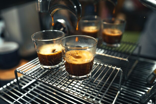 Photo close-up of coffee in glass