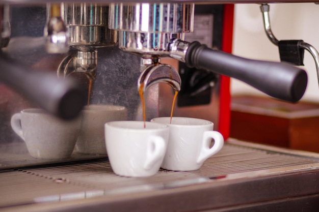 Foto prossimo piano del caffè sul tavolo