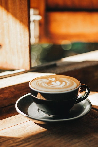 Foto prossimo piano del caffè sul tavolo