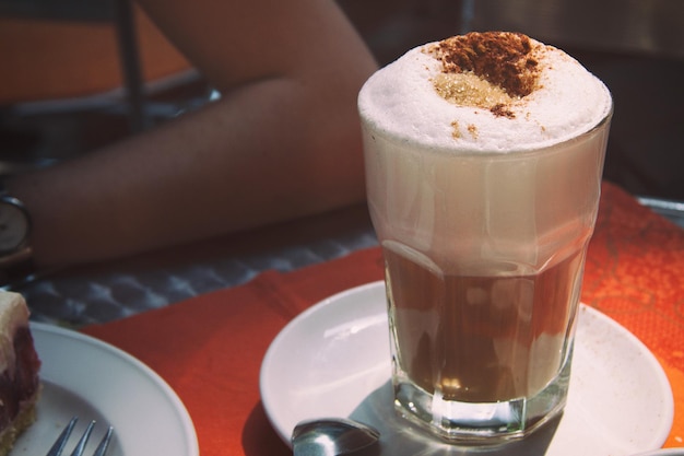 テーブルの上のコーヒーのクローズアップ