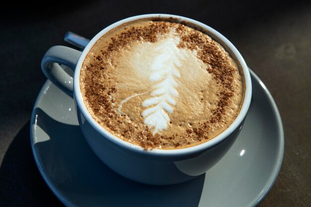 Foto prossimo piano del caffè sul tavolo