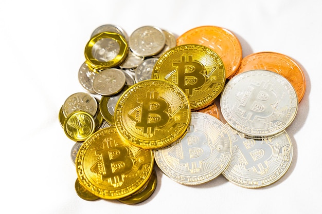 Photo close-up of coins on white background