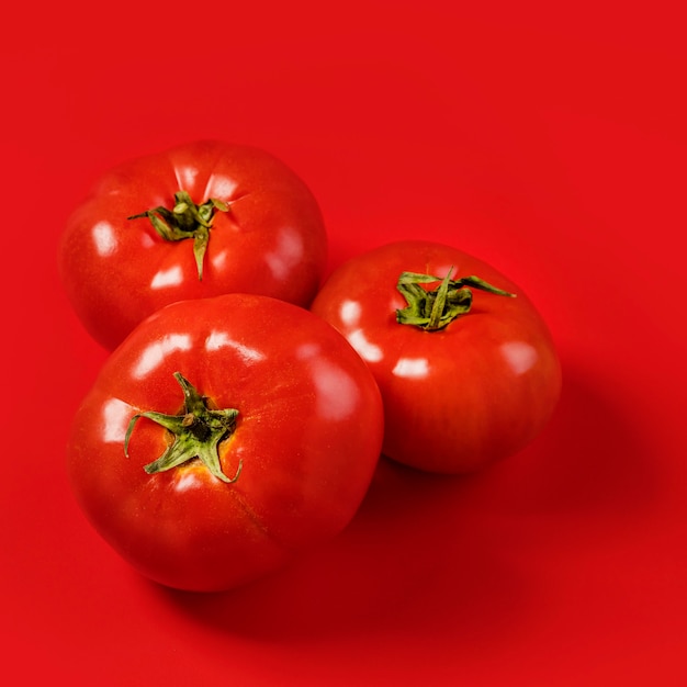 Foto close-up collectie van biologische tomaten