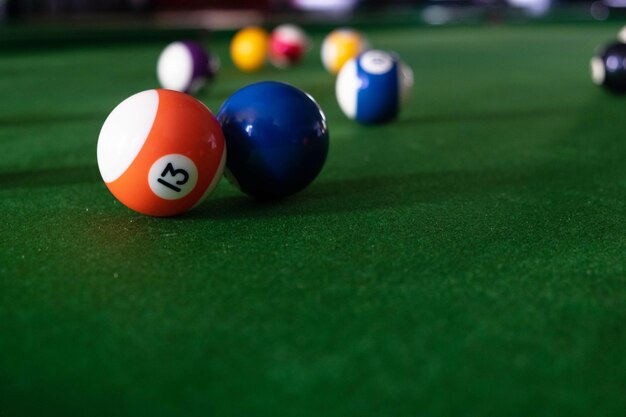 Photo close-up of colorful ball on table