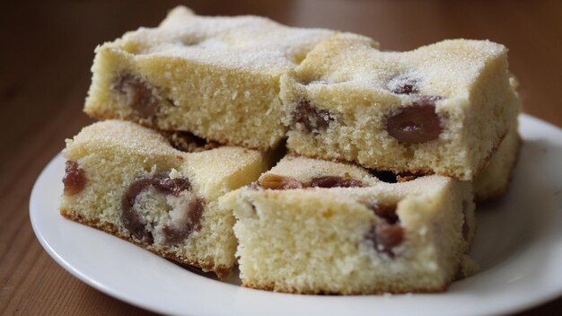 Foto close-up di biscotti in piatto su tavola