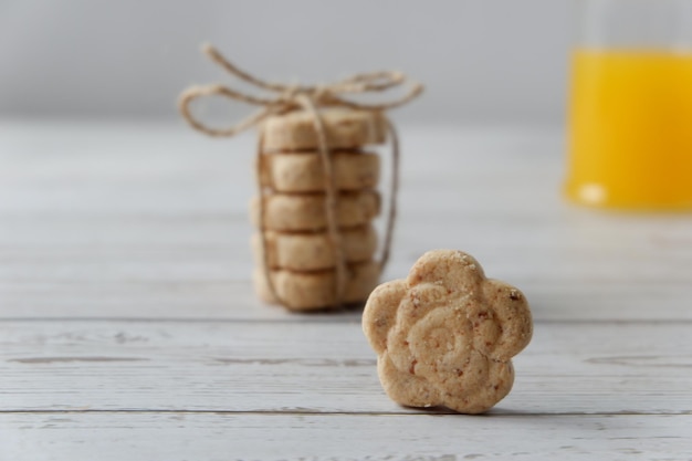 Photo close-up of cookies on table