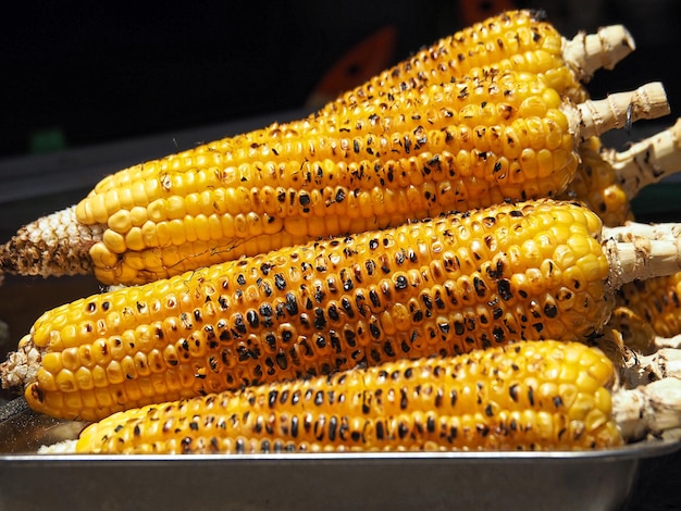 Photo close-up of corn served in plate