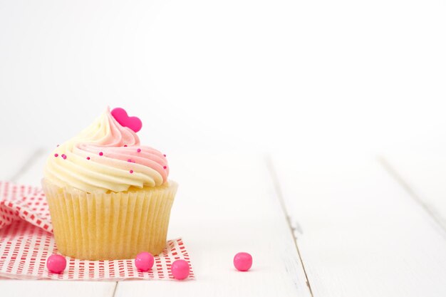 Foto close-up di un cupcake sul tavolo