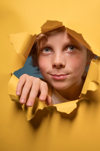 Foto primo piano sul ritratto di un bambino carino