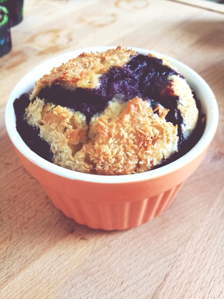 Photo close-up of dessert in bowl on table