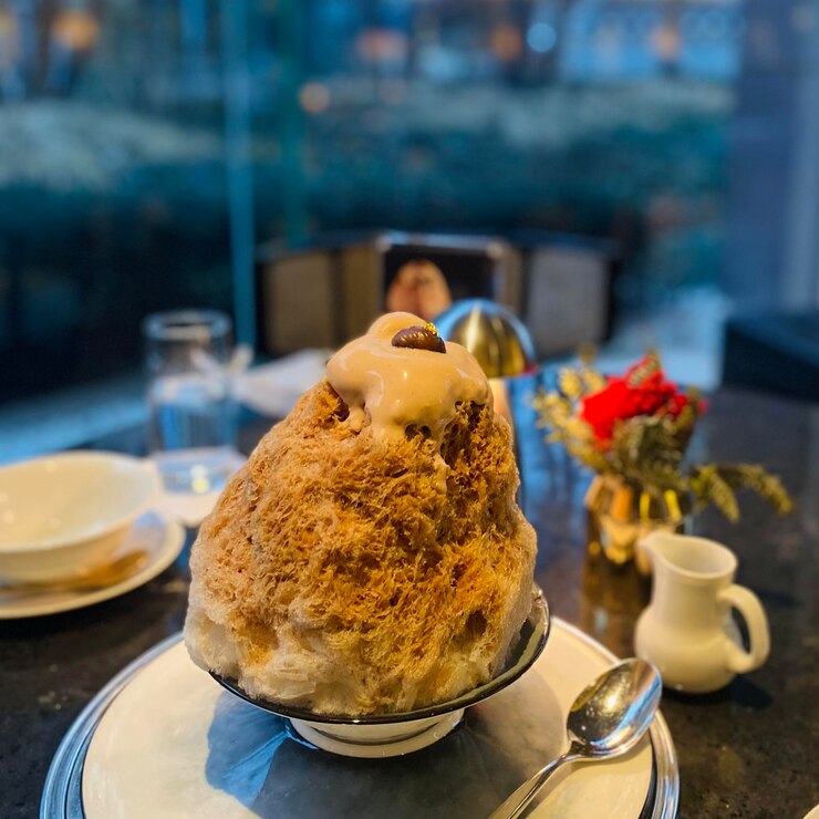 Photo close-up of dessert on table